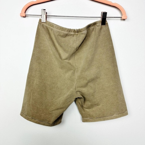SKIMS NWOT Kim Kardashian Outdoor High Waist Biker Bike Shorts Khaki Size Medium - Picture 4 of 6